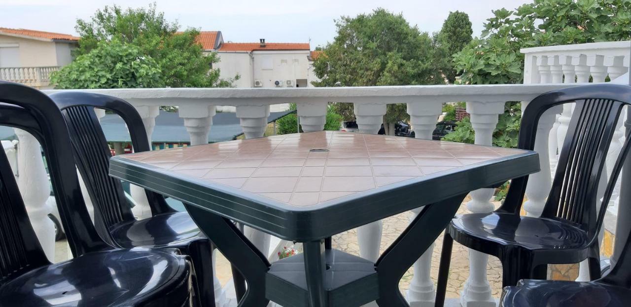 Apartments Max Vir Eksteriør bilde
